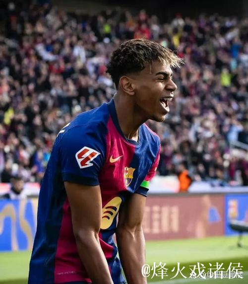 巴萨球员齐聚观摩板式网球巅峰对决